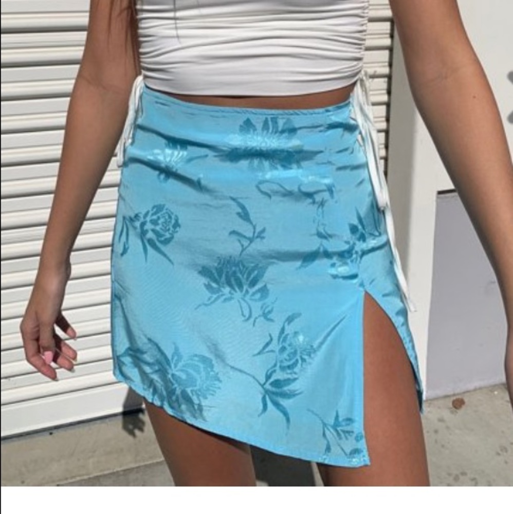 Isabellas Cabinet Blue floral mini skirt